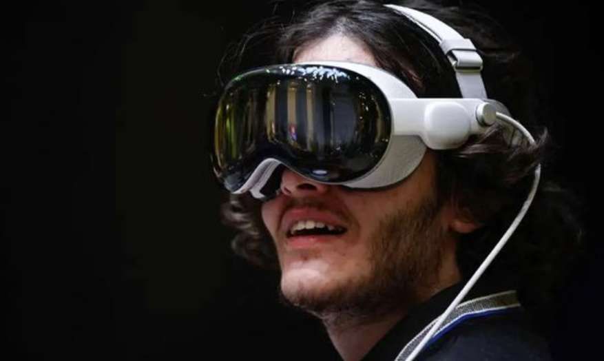 傳Vision Pro 2進入量產階段，供應鏈確認藍思科技/長盈精密供貨??