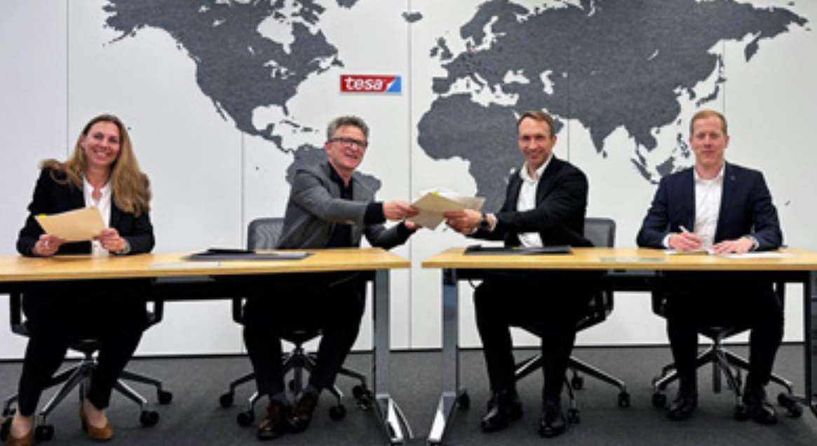 蔡司與德莎合作開發汽車全息顯示技術