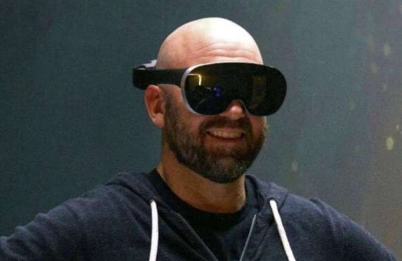 華爾街日?qǐng)?bào)：Meta 2026年將推出高端分體式頭顯Loma