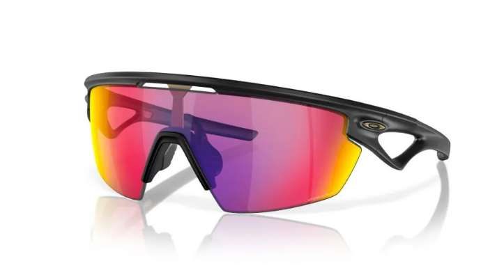 Meta確認與EssilorLuxottica合作開發Oakley品牌智能眼鏡