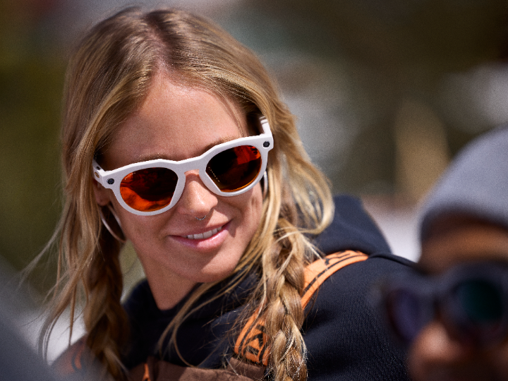 399美元起，Meta AI智能眼鏡Oakley Meta HSTN 正式發布