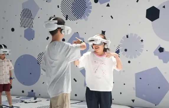 XR日?qǐng)?bào):谷歌專利提出XR設(shè)備IMU簡(jiǎn)易校準(zhǔn),PICO與Red Stone達(dá)成北美分銷(xiāo)合作 第7張 XR日?qǐng)?bào):谷歌專利提出XR設(shè)備IMU簡(jiǎn)易校準(zhǔn),PICO與Red Stone達(dá)成北美分銷(xiāo)合作 第7張