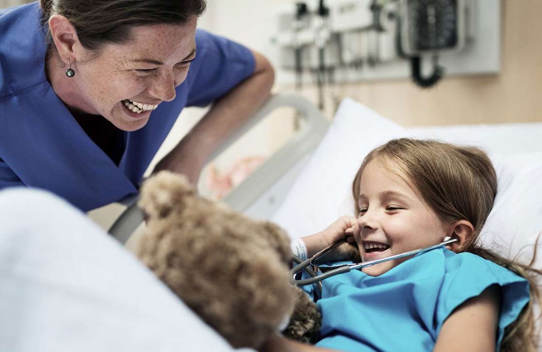 南丁格爾學院展示VR護理教育研究成果:成績提升5.9%,節省40%培訓成本