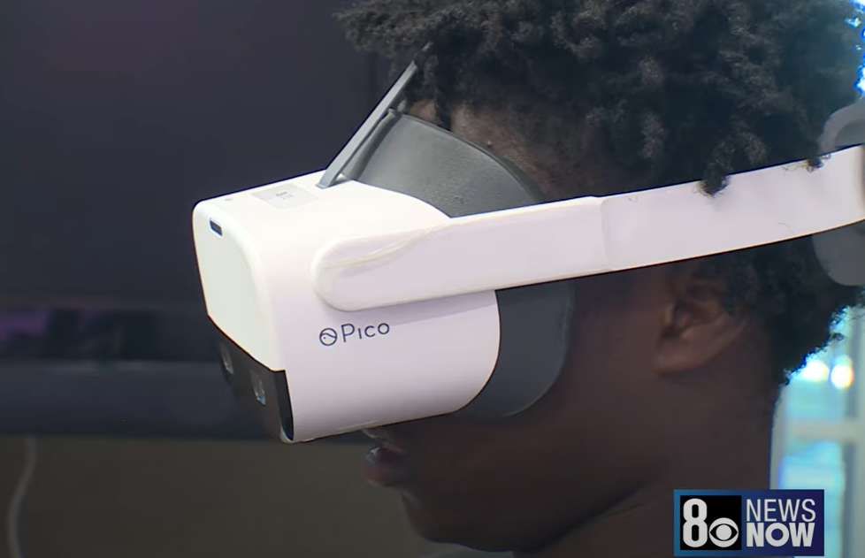 國慶周報：蘋果擱置Vision Air全力 AI眼鏡，Quest 3S特價$249大促，PICO打造多用戶XR卡丁車競賽體驗  第15張