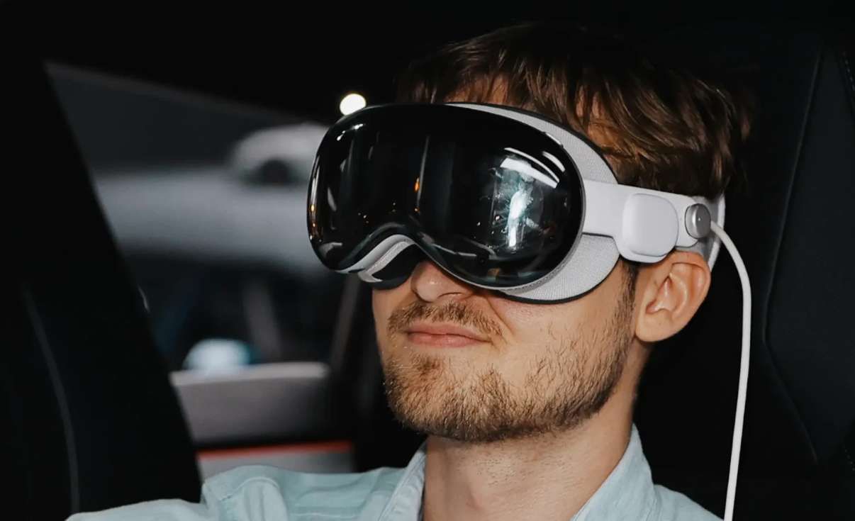 國慶周報：蘋果擱置Vision Air全力 AI眼鏡，Quest 3S特價$249大促，PICO打造多用戶XR卡丁車競賽體驗  第25張