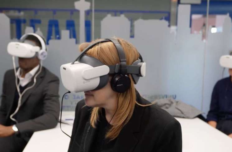 英國警方用PICO VR技術開展青少年持刀犯罪預防項目