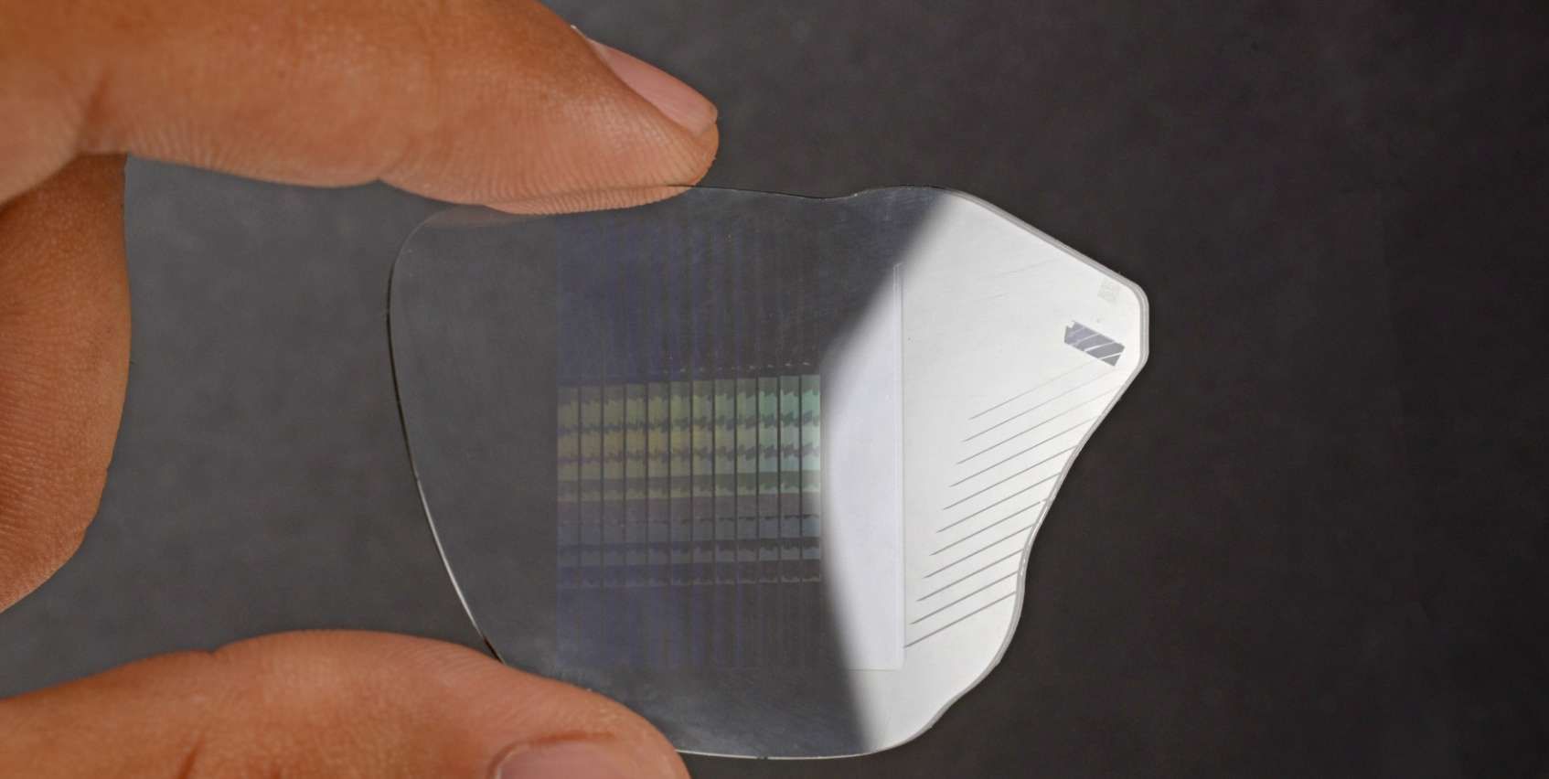 iFixit拆機(jī):Meta Ray-Ban Display證明了可穿戴AR技術(shù)的成熟度?? 第8張 iFixit拆機(jī):Meta Ray-Ban Display證明了可穿戴AR技術(shù)的成熟度?? 第8張