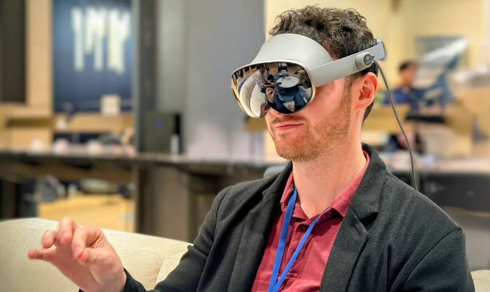 三星Galaxy XR頭顯初體驗:佩戴、顯示、追蹤與性能